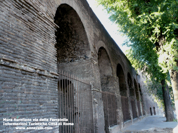 Mura Aureliane a via della Ferratella, zona Laterano Rione Monti, Roma, Foto Anna Zelli