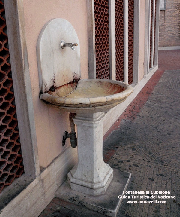 FONTANELLA ALLA CUPOLA DI SAN PIETRO VATICANO