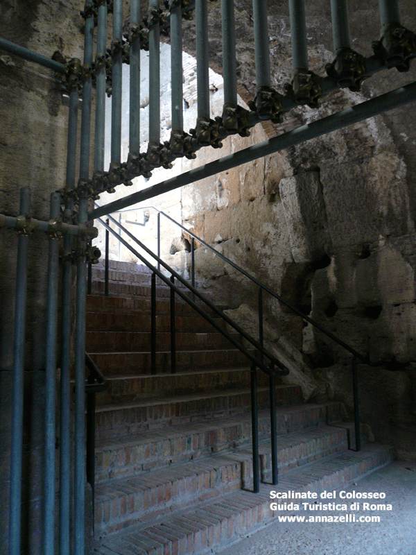 I GRADONI DEL COLOSSEO ROMA