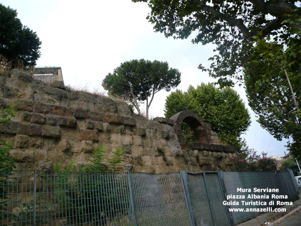 Mura Serviane piazza Albania Roma