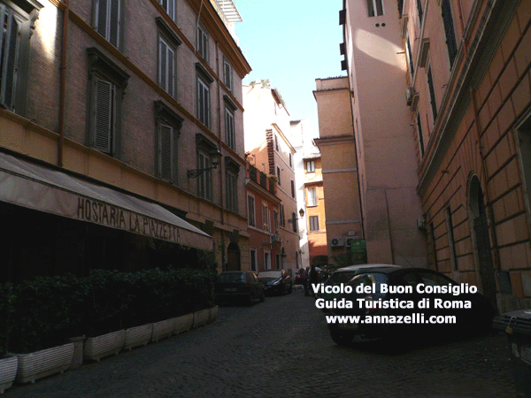 VICOLO DEL BUON CONSIGLIO A ROMA