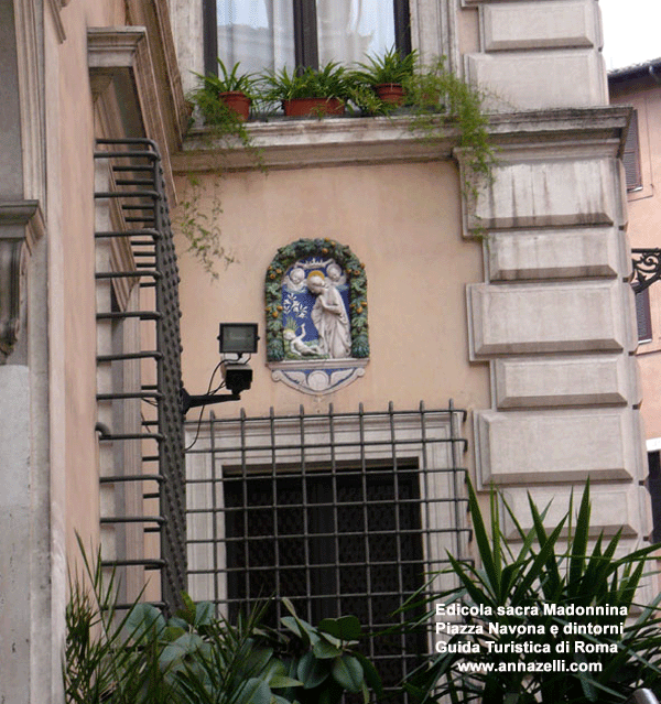 edicola sacra presso piazza navona e dintorni