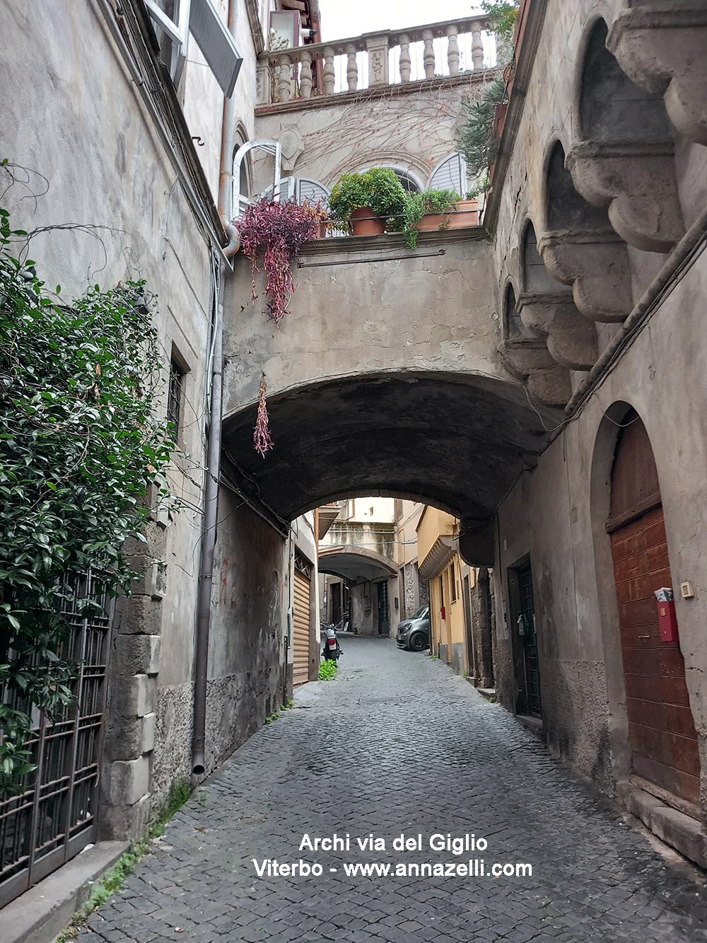 archi e arco casa ponte a via del giglio viterbo centro storico info e foto anna zelli