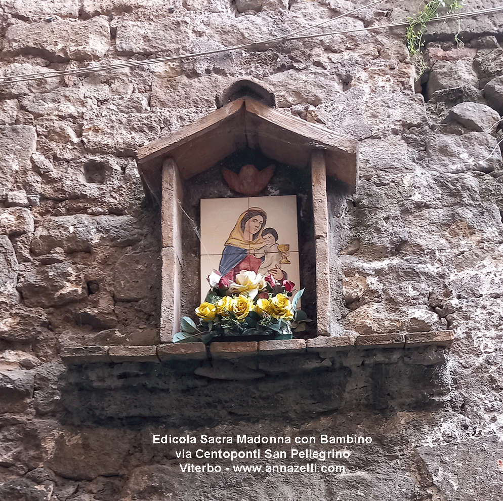 edicola sacra madonna con bambino via centoponti san pellegrino viterbo centro storico foto info anna zelli