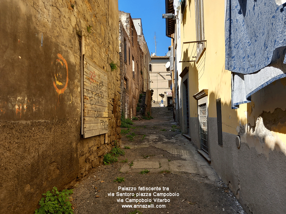 palazzo fatiscente tra via Santoro, piazza Campoboio e via Campoboio Viterbo