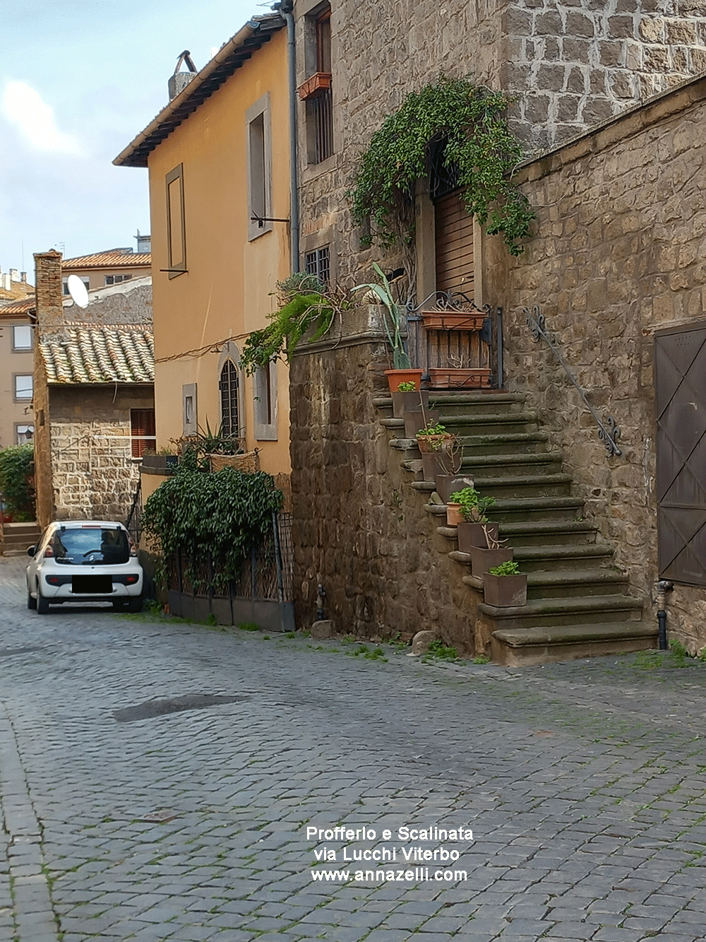 profferlo e scalinata via lucchi viterbo centro storico info e foto anna zelli