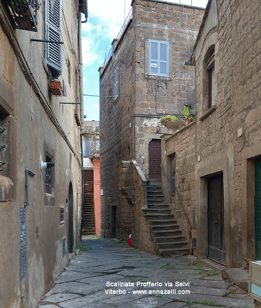 scalinata profferlo via selvi viterbo centro storico info e foto anna zelli